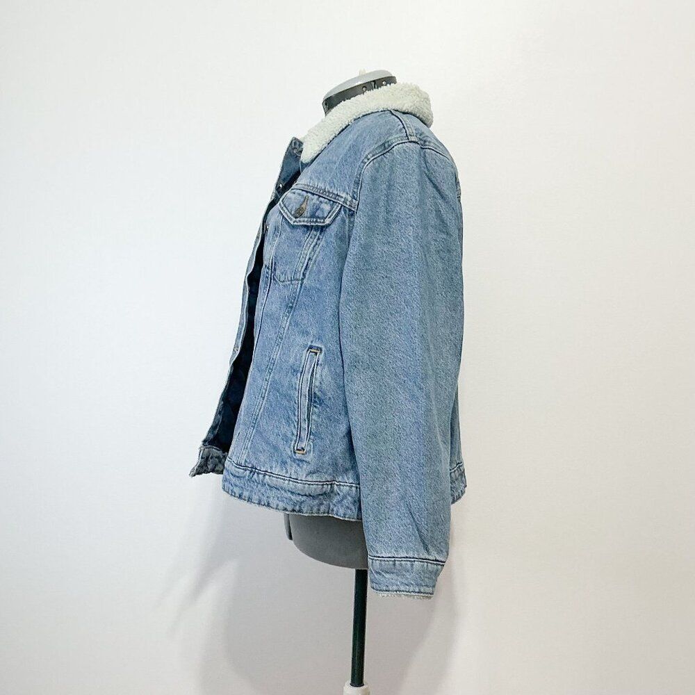 Levi's NWT Sz 1X Light Wash Sherpa Trucker Plus Denim Jean Jacket- Runs Small - Picture 11 of 16